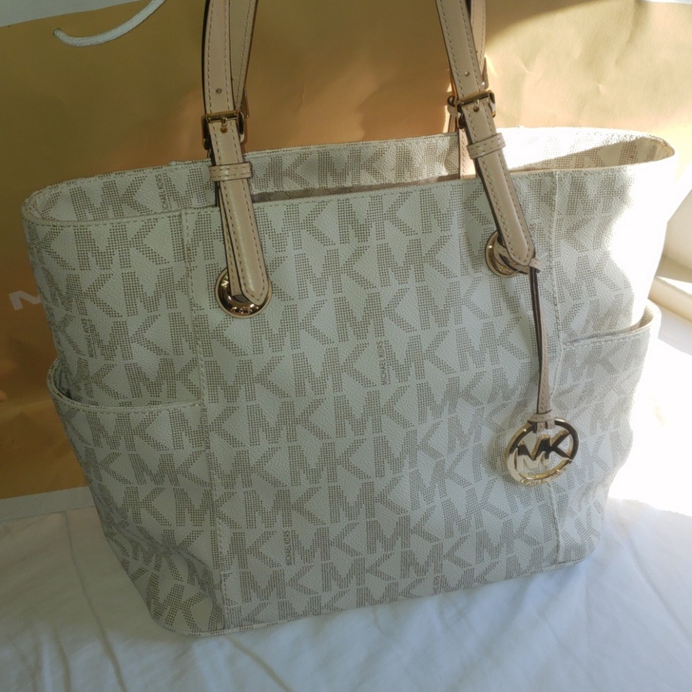 MICHEAL KORS 13×'12 inches